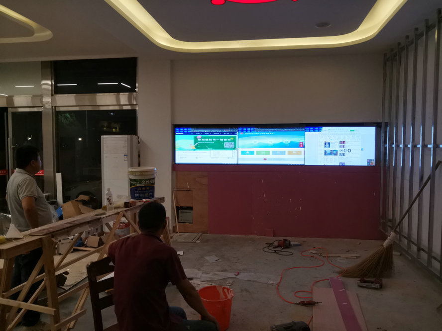 杭州街道辦55寸3.5mm1X3拼接配合軟件，IPAD投屏